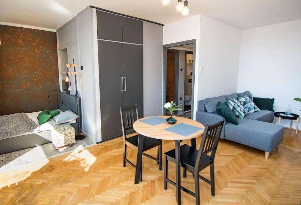 Bright 7th Floor With Balcony & View Leilighet Warszawa